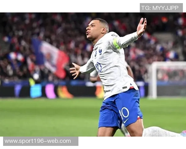 舍甫琴科盛赞姆巴佩称其金球奖指日可待是当代顶尖球员之一