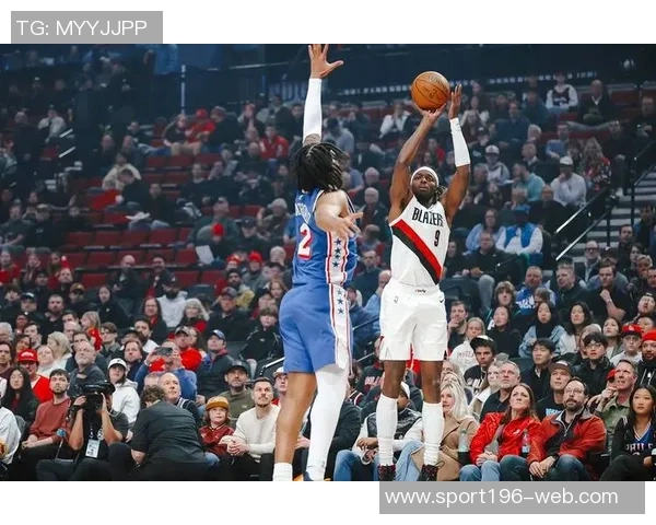 马克西表现稳健20投10中贡献27分7篮板9助攻5次失误展现全面能力